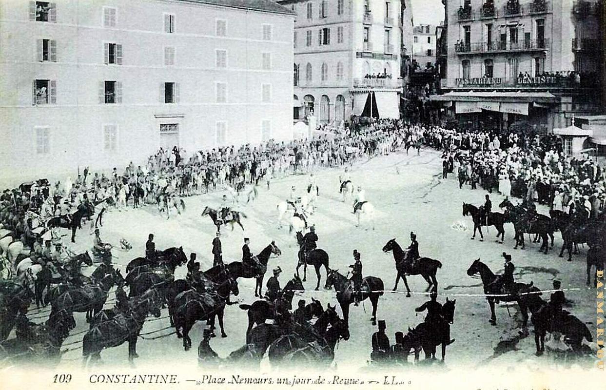 Constantine - Place de Nemours.jpg